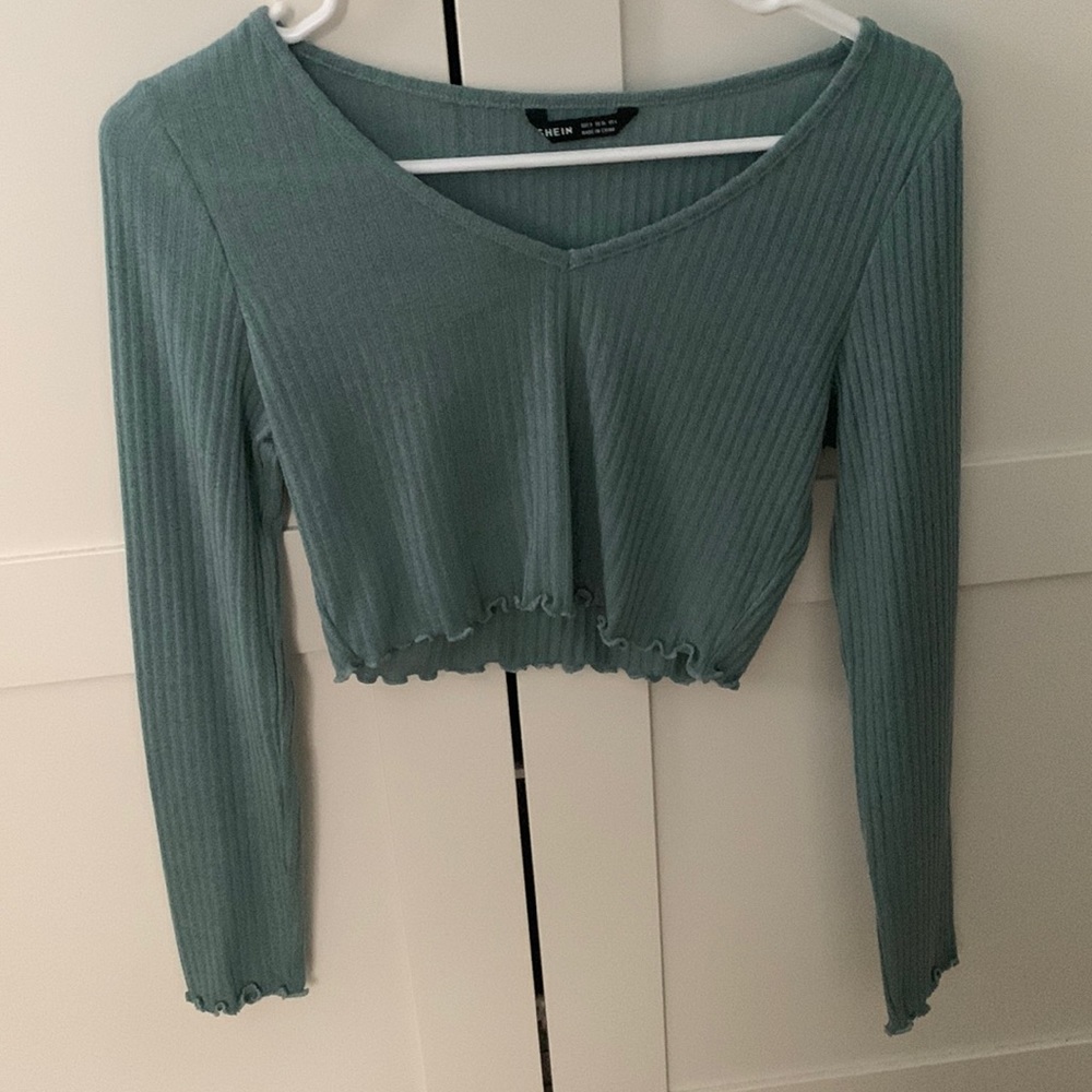super cute long sleeve crop top